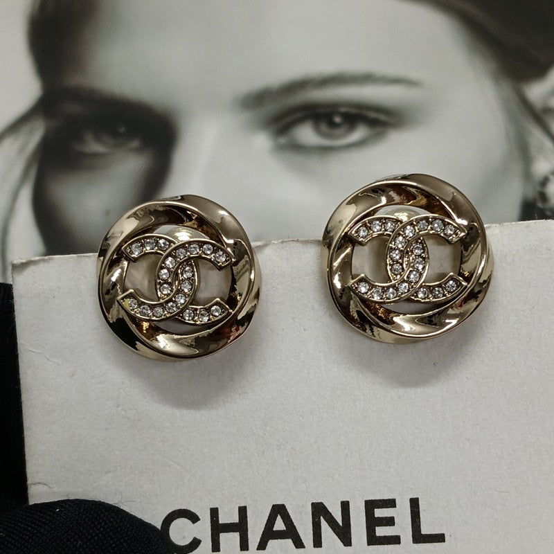 18K  Chanel Round Diamond Gold Earrings