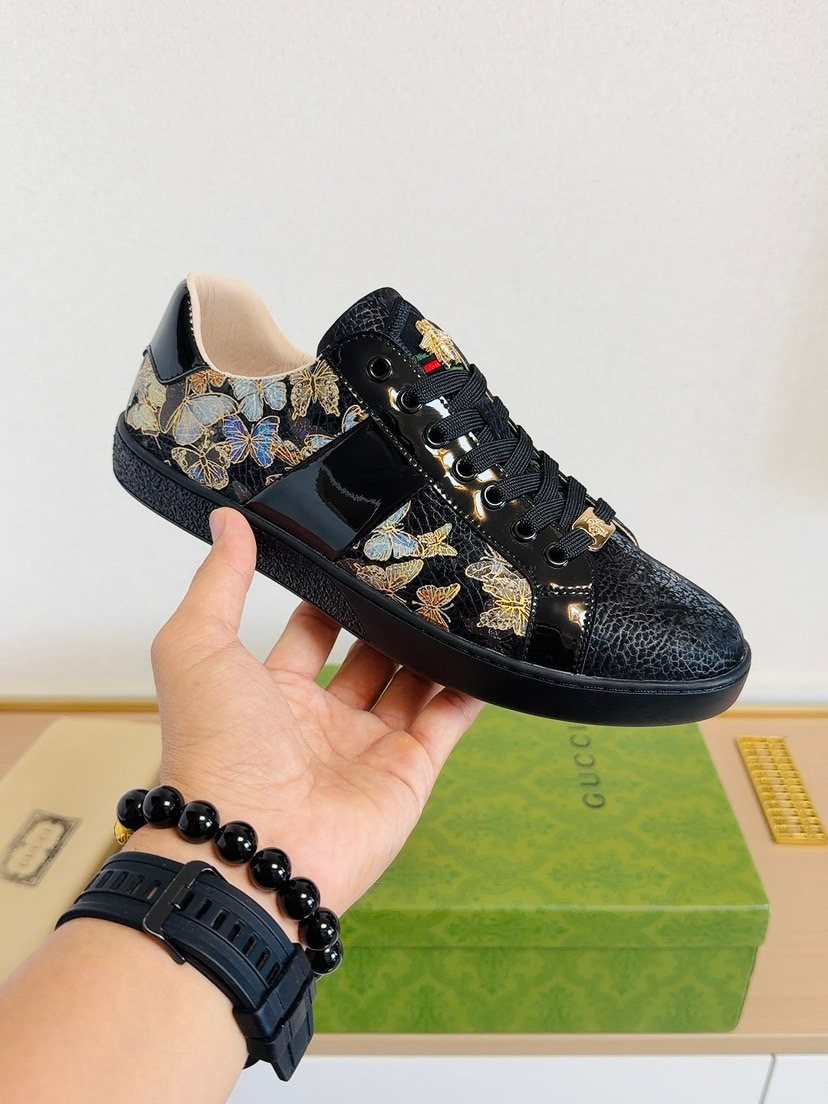Gucci Floral Panel Sneakers — model