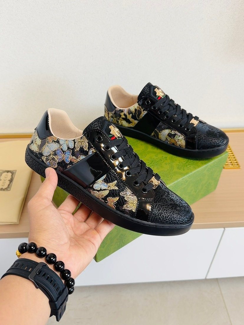 Gucci Floral Panel Sneakers — model