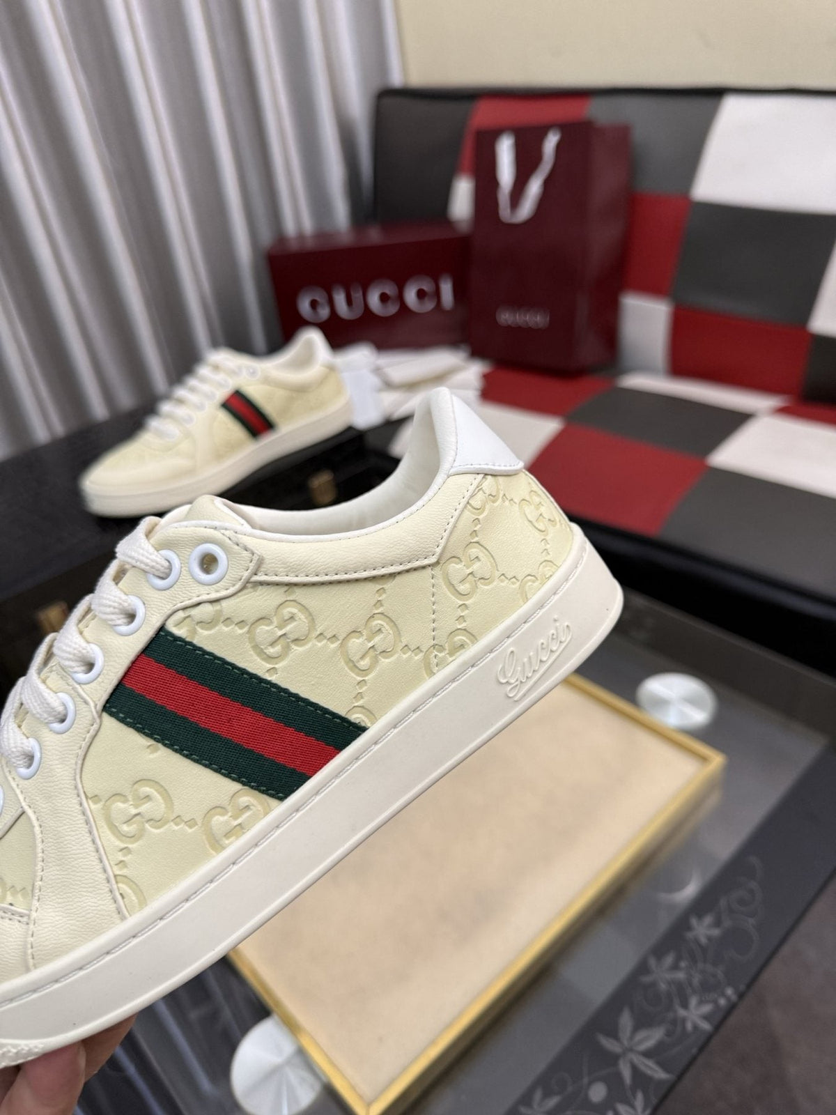 Gucci Patterned Low-Top Sneakers with Stripes — detail